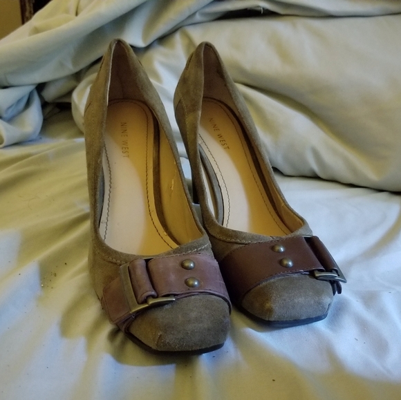 Suede heels with leather buckles - Picture 7 of 7